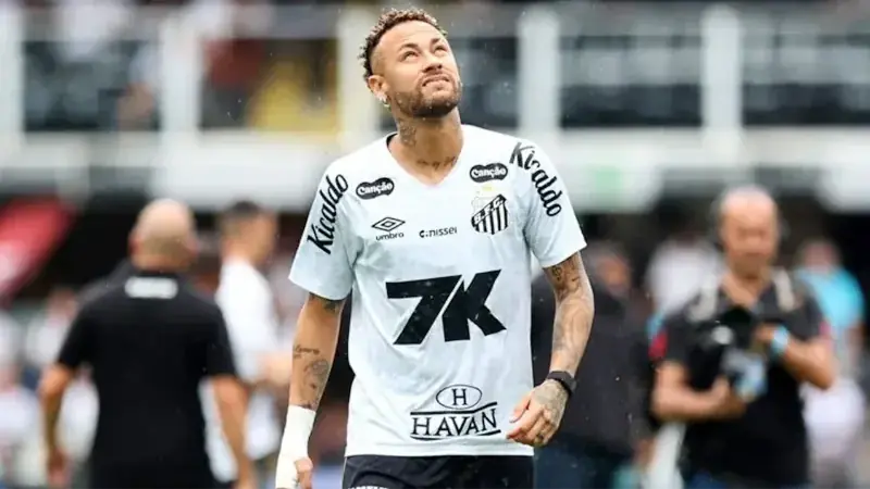 Neymar phẫu thuật chấn thương với hy vọng dự World Cup